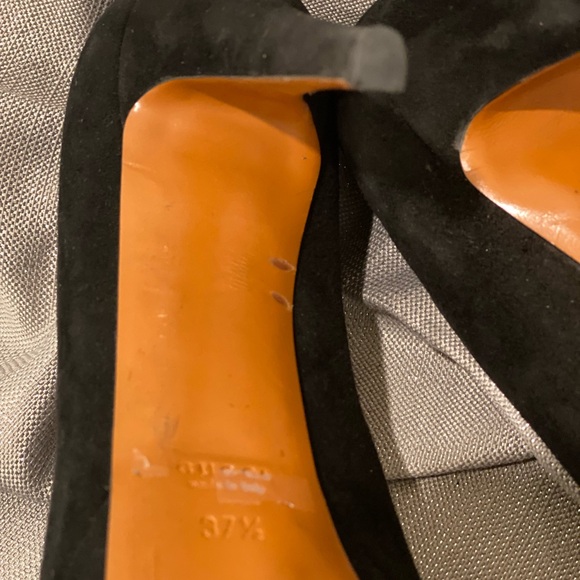 Gucci Women's Black Suede Pumps (Size 37 1/2) - Picture 6 of 8